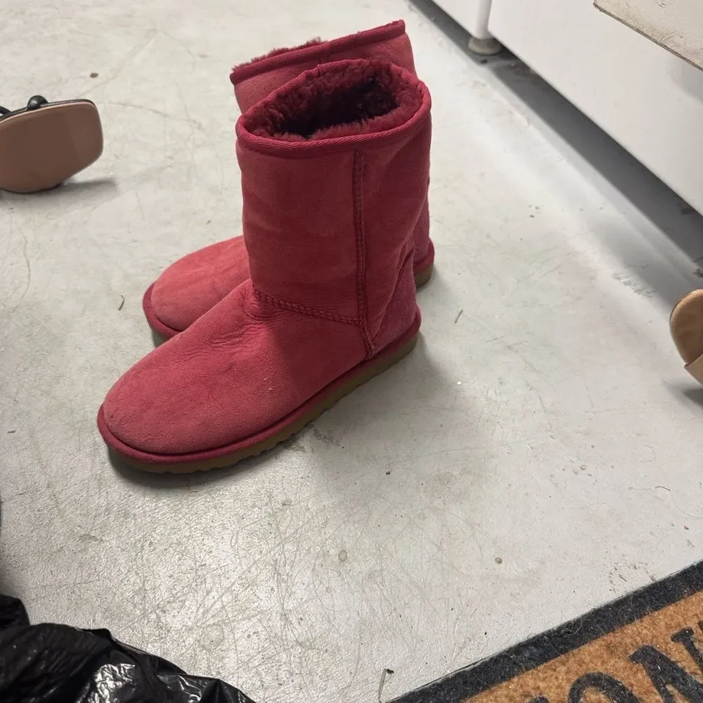 UGG Women's Pink/Red Winter Boots - Good Conditon - Size 6 Winter Fur Boots